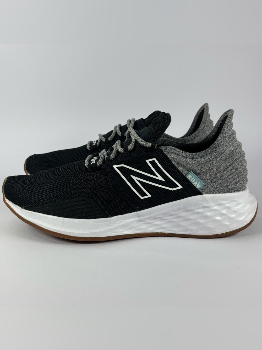 New Balance Black, Gray & White Men's Lightweight Sneakers